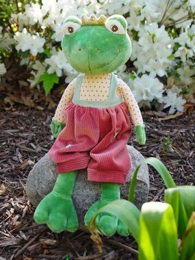 Bukowaski bears prince frog